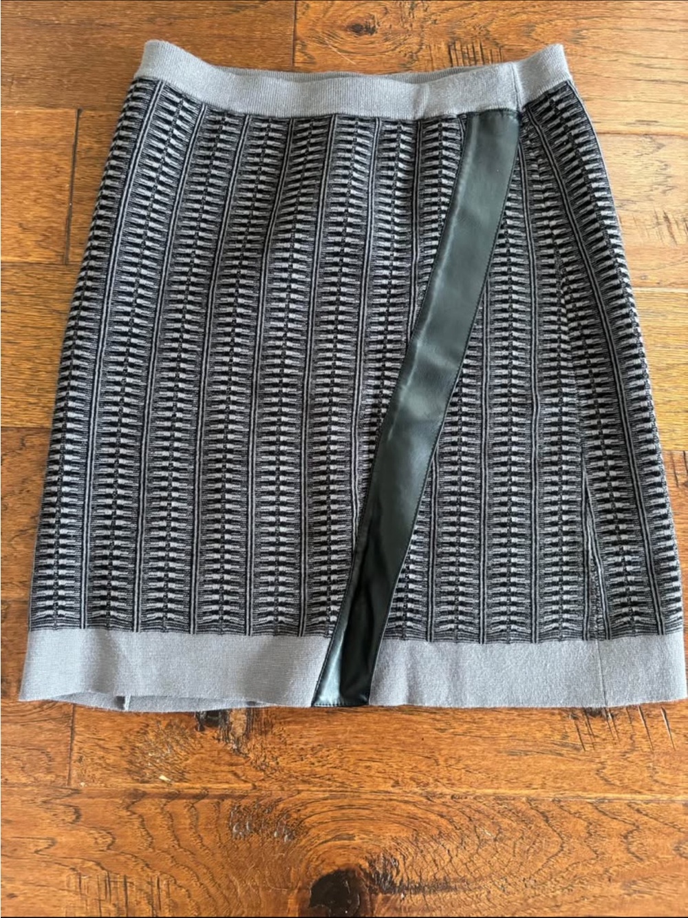 Club Monaco Gray Patterned Knit Skirt with Black Trim